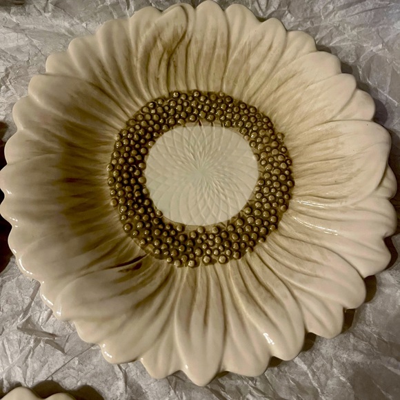 Sunflower Appetizer Plates by Twos Company - Picture 4 of 5